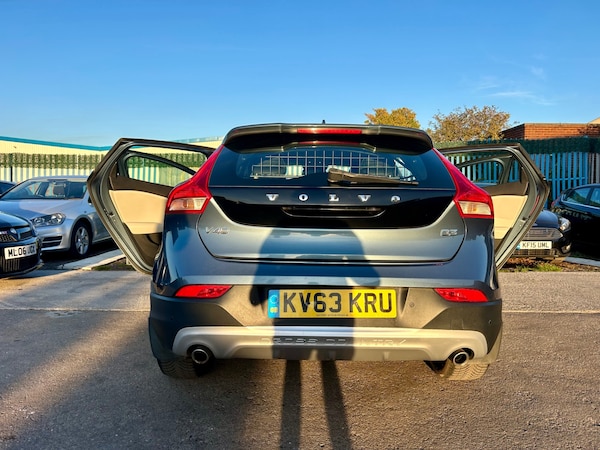 Used Volvo V40 2014 for sale - 76264304: Photo 98