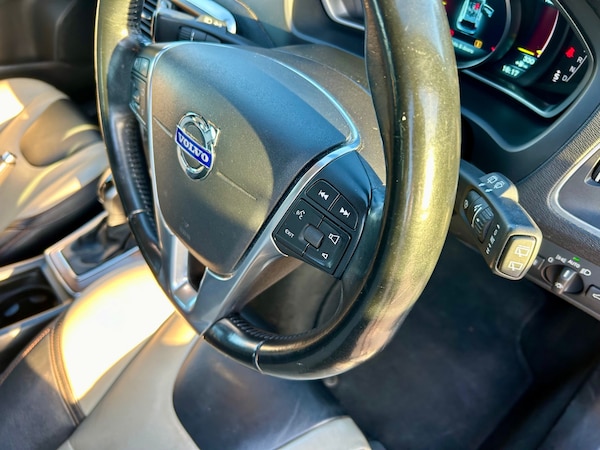 Used Volvo V40 2014 for sale - 76264304: Photo 9