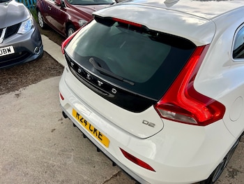 Used Volvo V40 2014 for sale - 75952435: Photo