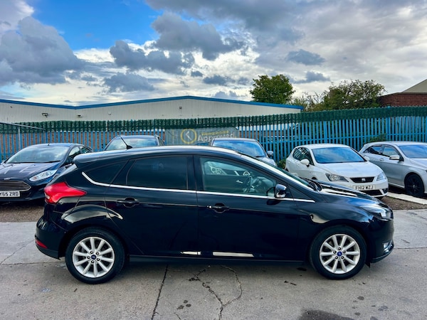 Used Ford Focus 2015 for sale - 74779605: Photo 11
