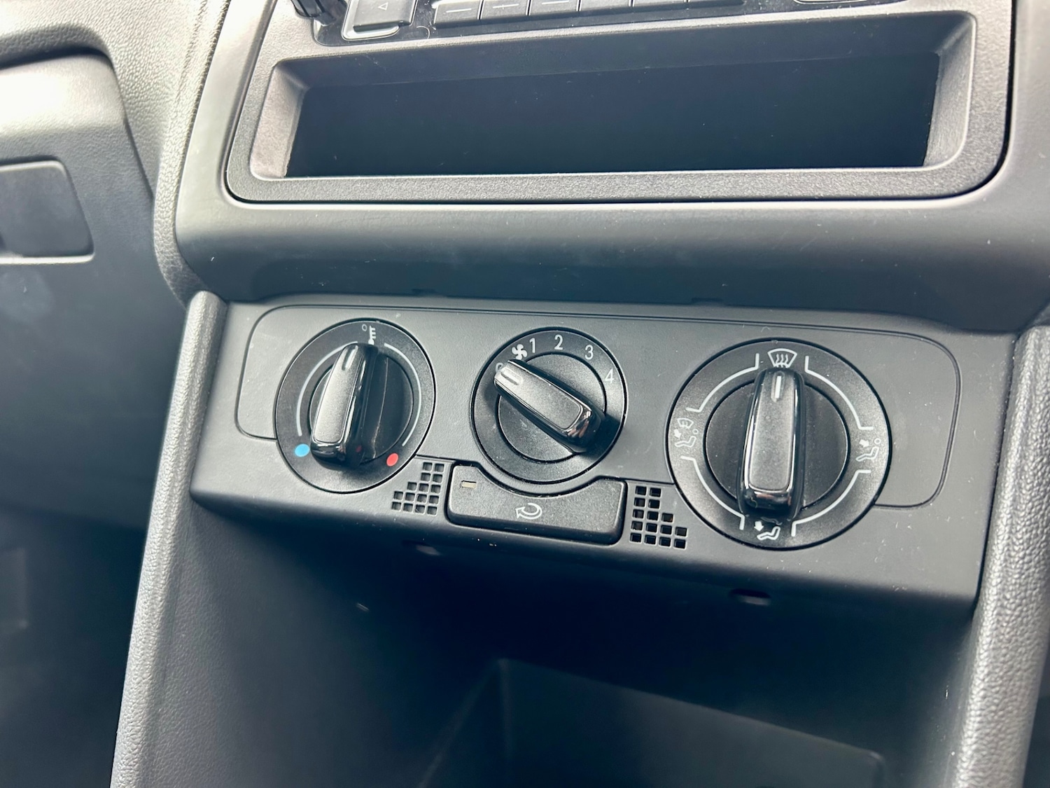 Used Volkswagen Polo 2009 for sale - 76316377: Photo 82