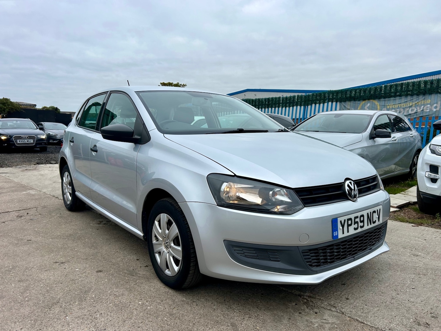 Used Volkswagen Polo 2009 for sale - 76316377: Photo 9