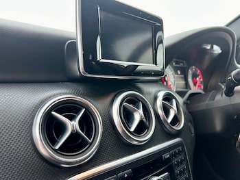 Used Mercedes-Benz A-Class 2013 for sale - 76230278: Photo 2