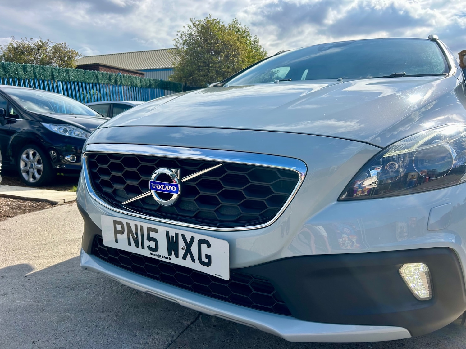 Used Volvo V40 2015 for sale - 76142412: Photo 14