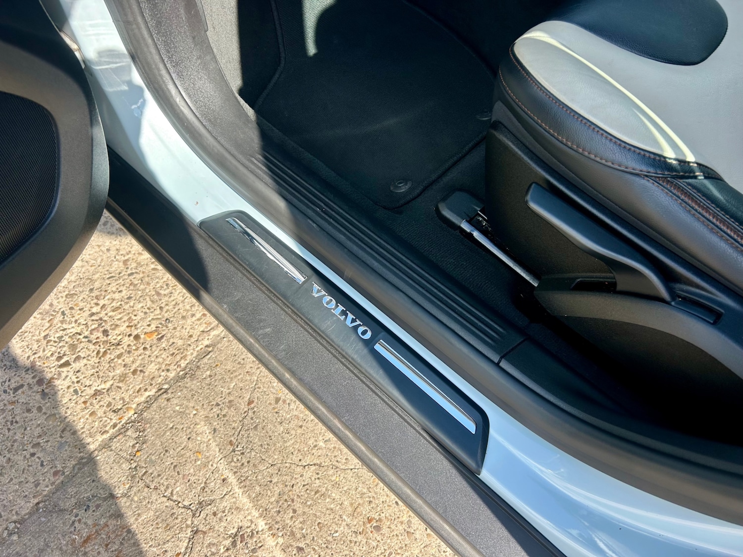 Used Volvo V40 2015 for sale - 76142412: Photo 17