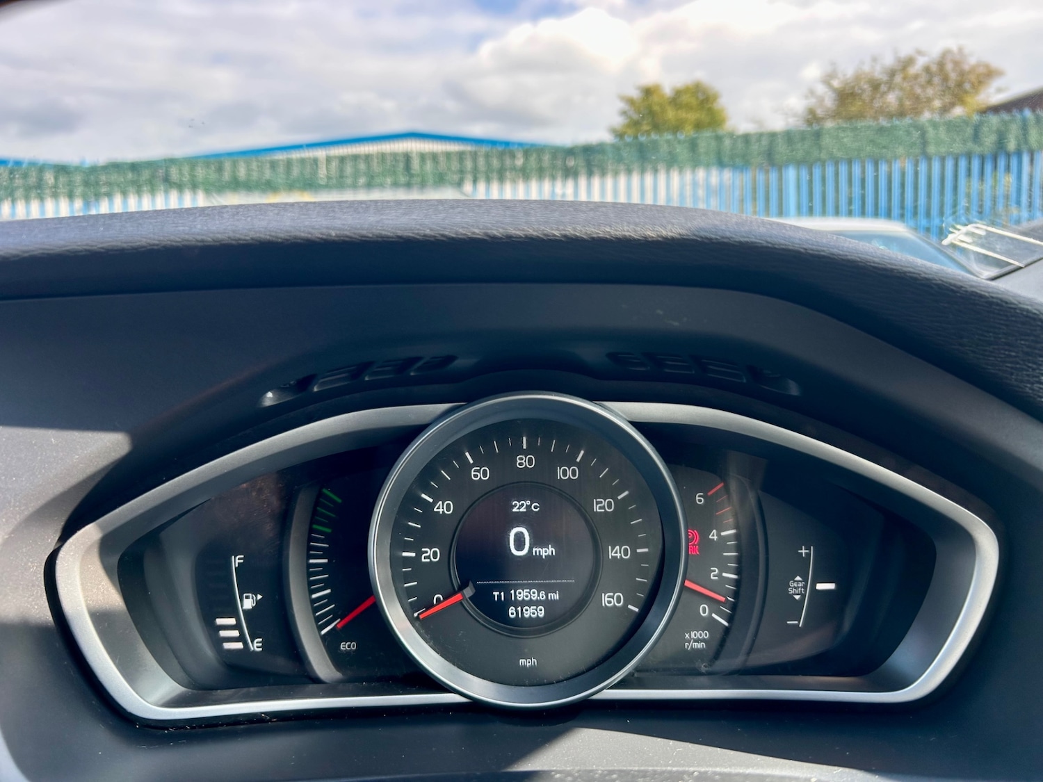 Used Volvo V40 2015 for sale - 76142412: Photo 18