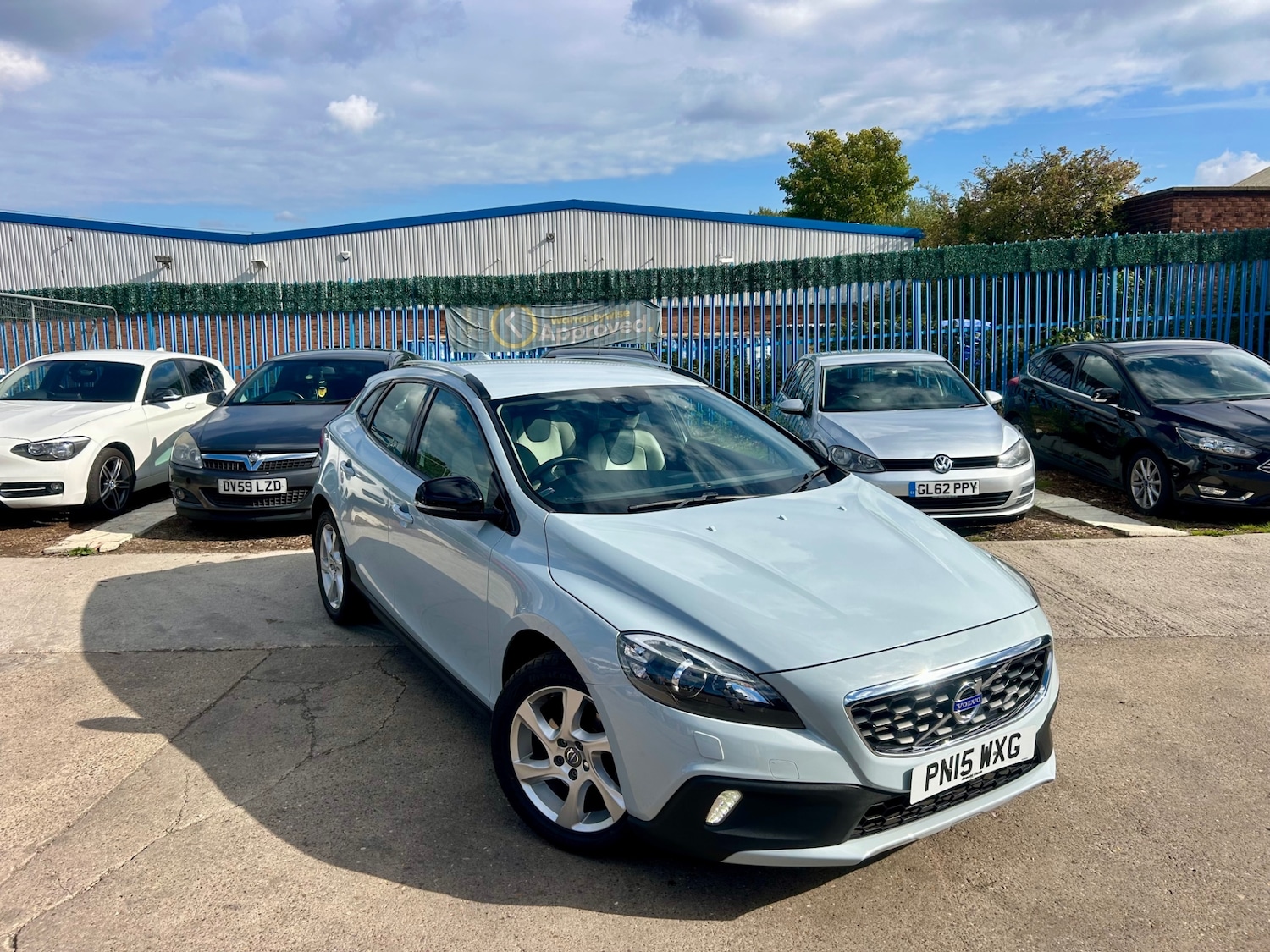 Used Volvo V40 2015 for sale - 76142412: Photo 19