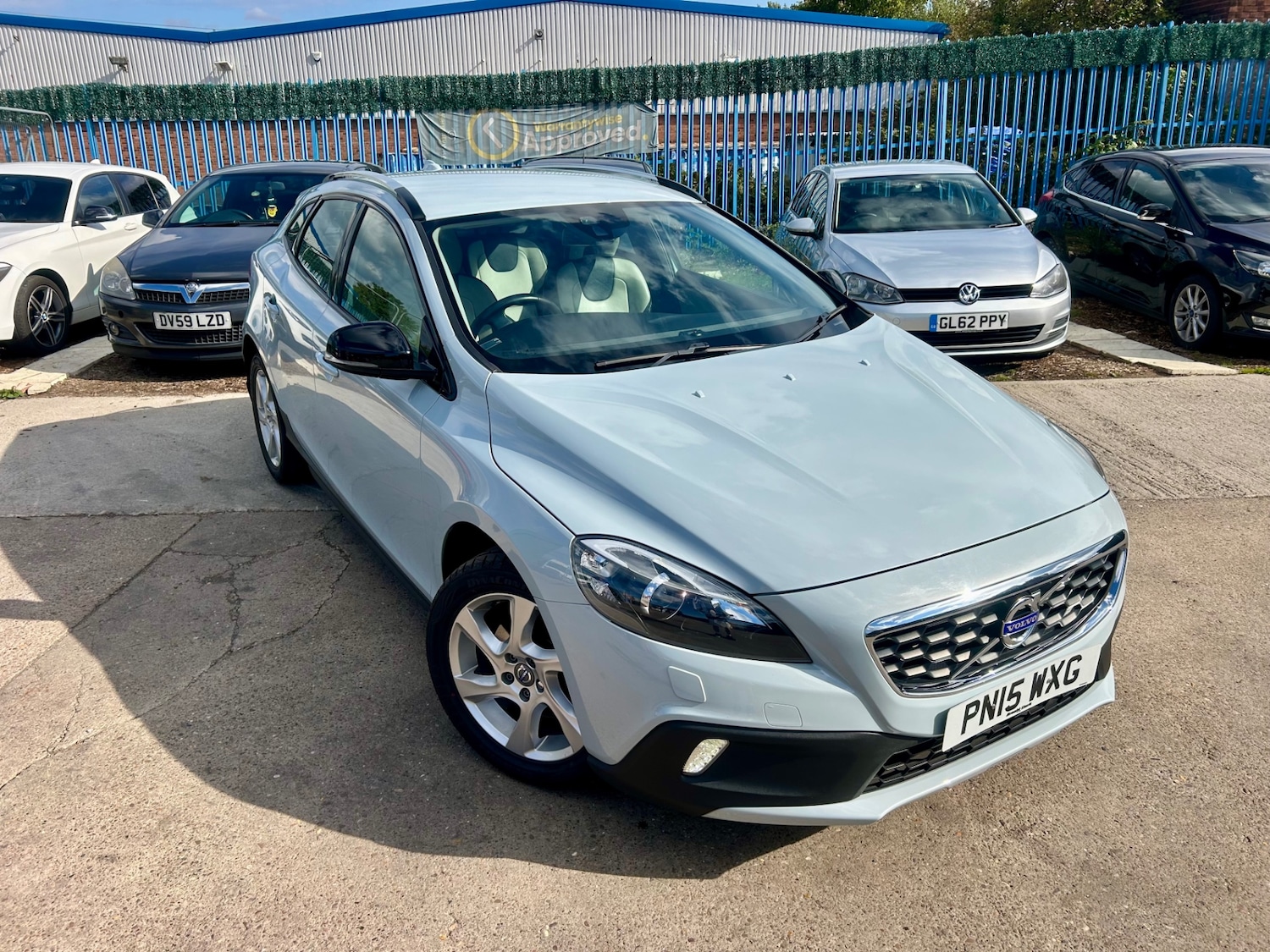 Used Volvo V40 2015 for sale - 76142412: Photo 20