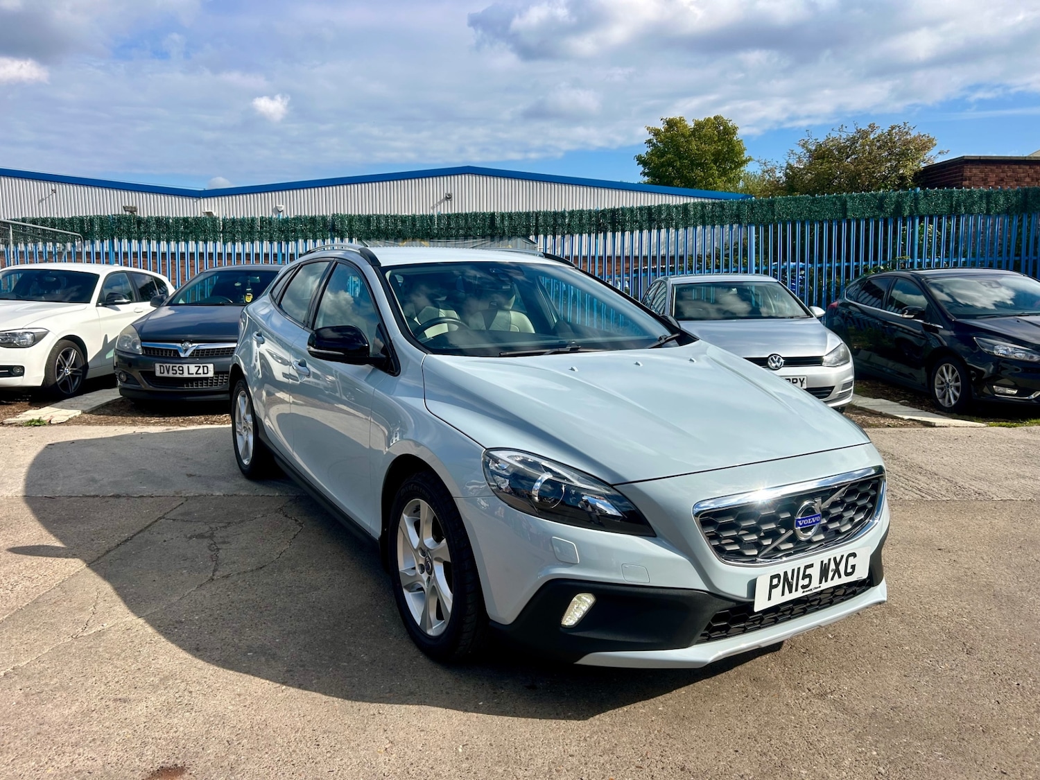 Used Volvo V40 2015 for sale - 76142412: Photo 27