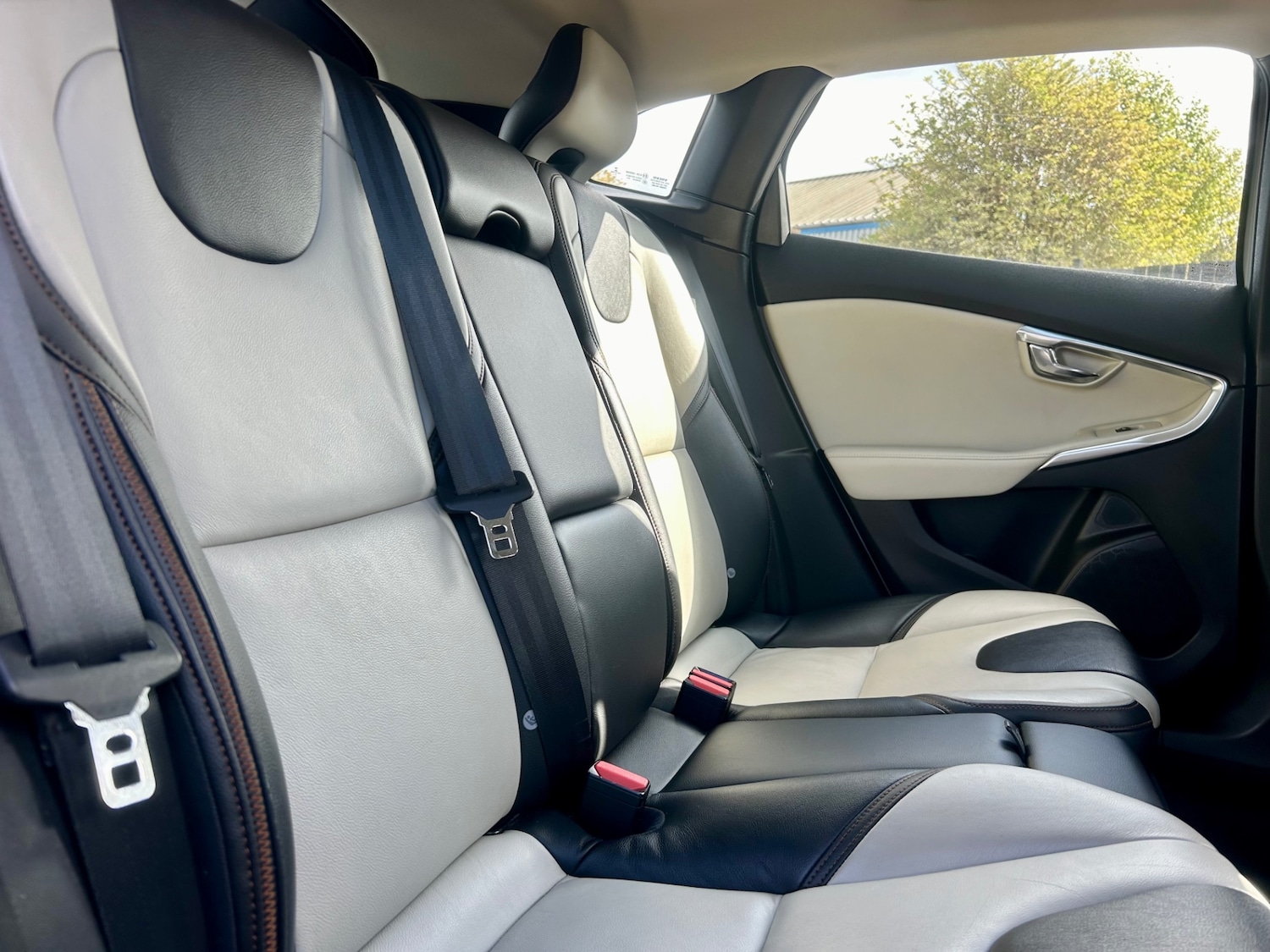 Used Volvo V40 2015 for sale - 76142412: Photo 33