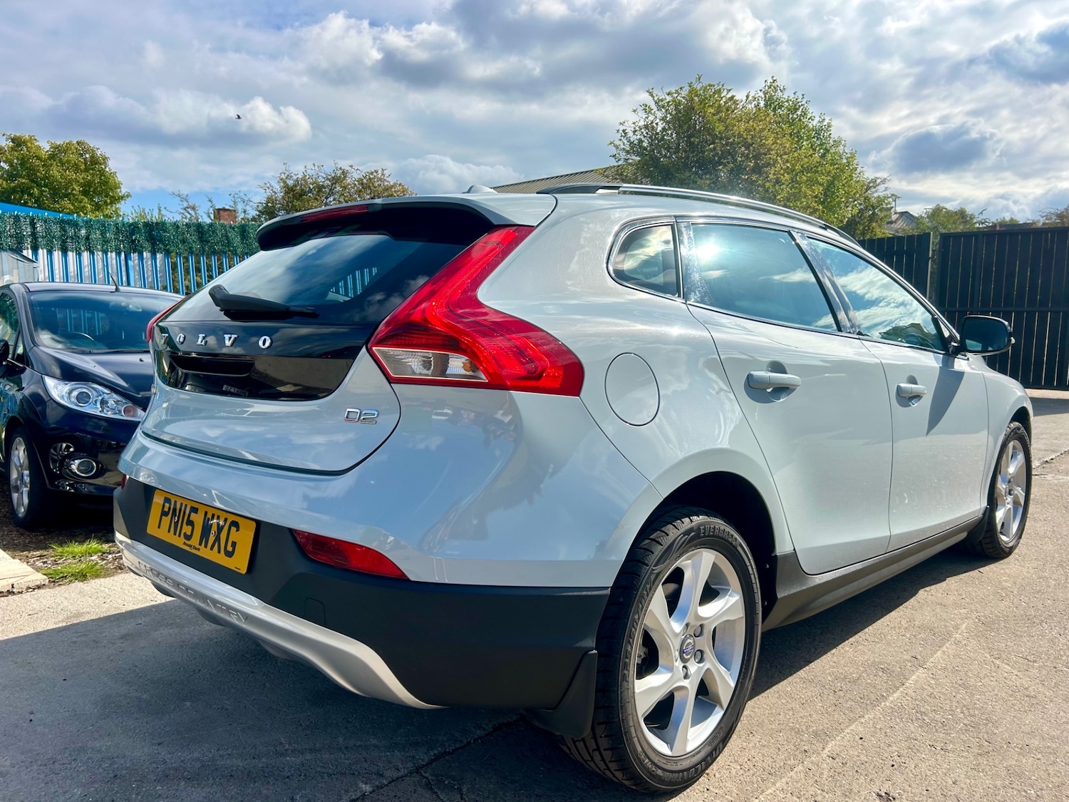 Used Volvo V40 2015 for sale - 76142412: Photo 35