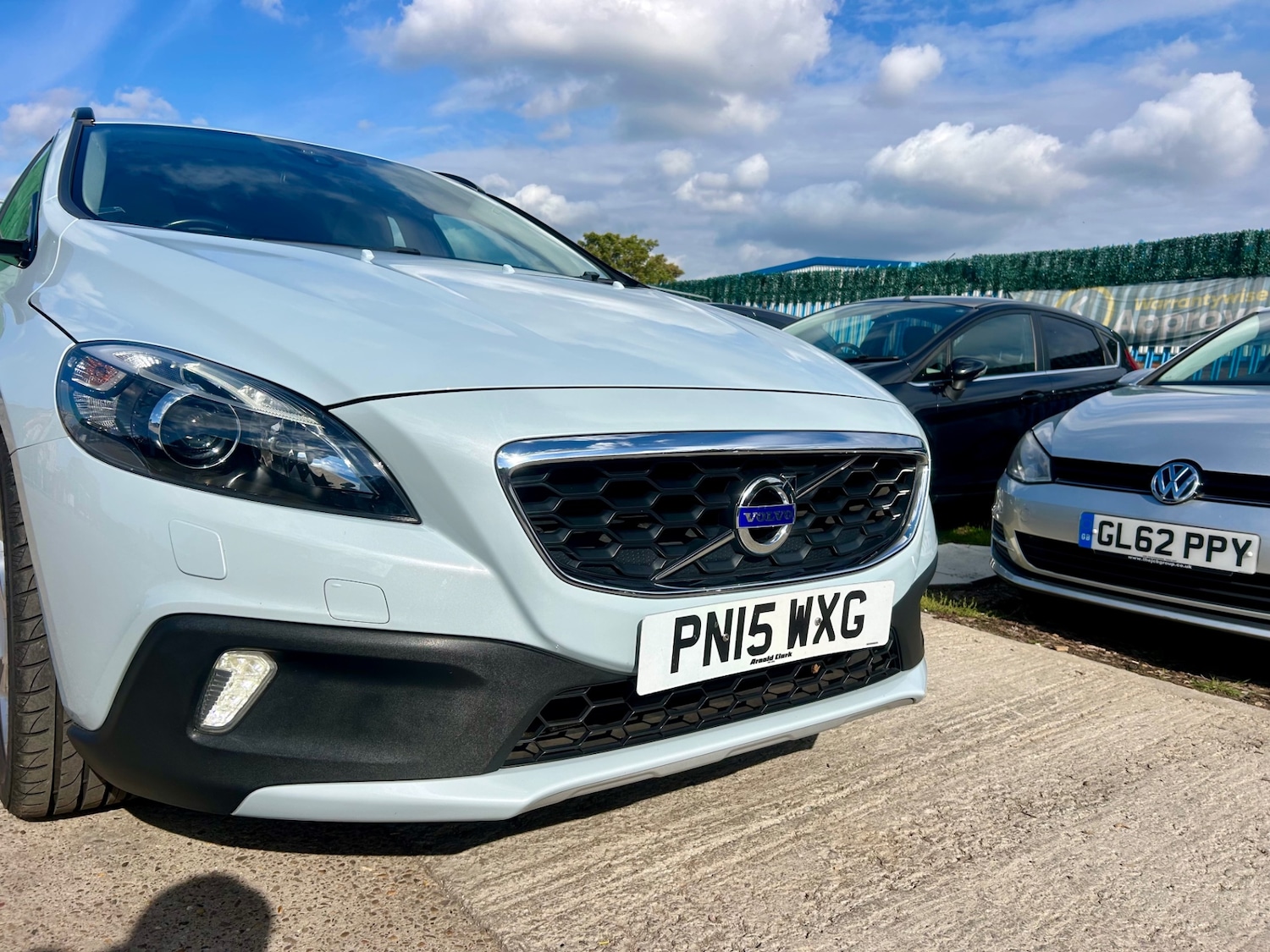 Used Volvo V40 2015 for sale - 76142412: Photo 38