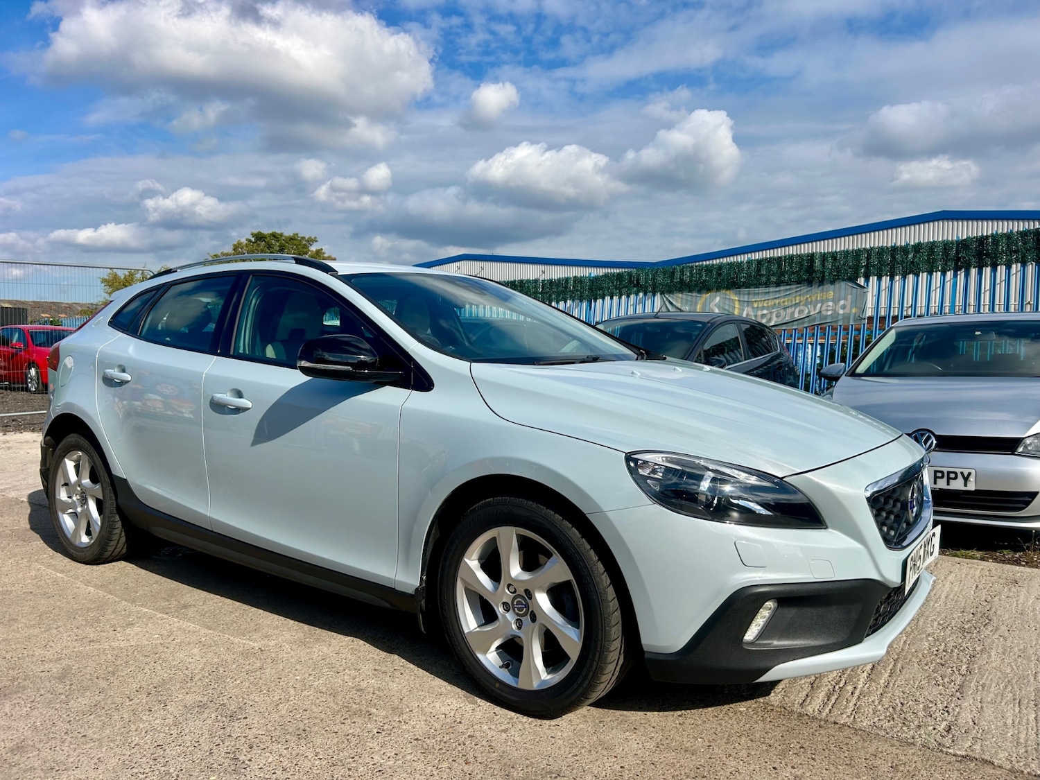 Used Volvo V40 2015 for sale - 76142412: Photo 39