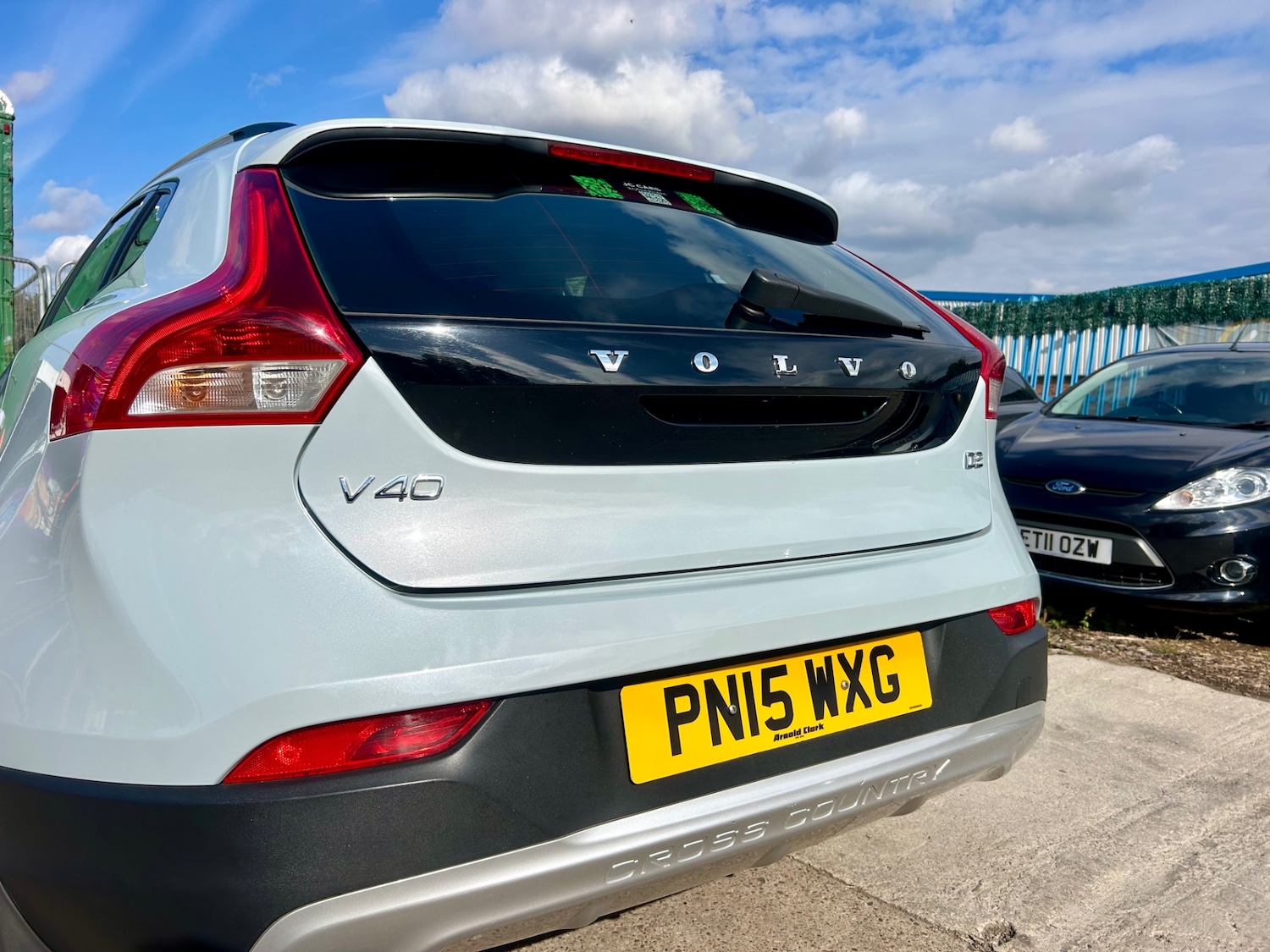 Used Volvo V40 2015 for sale - 76142412: Photo 47