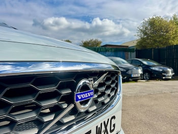 Used Volvo V40 2015 for sale - 76142412: Photo 4