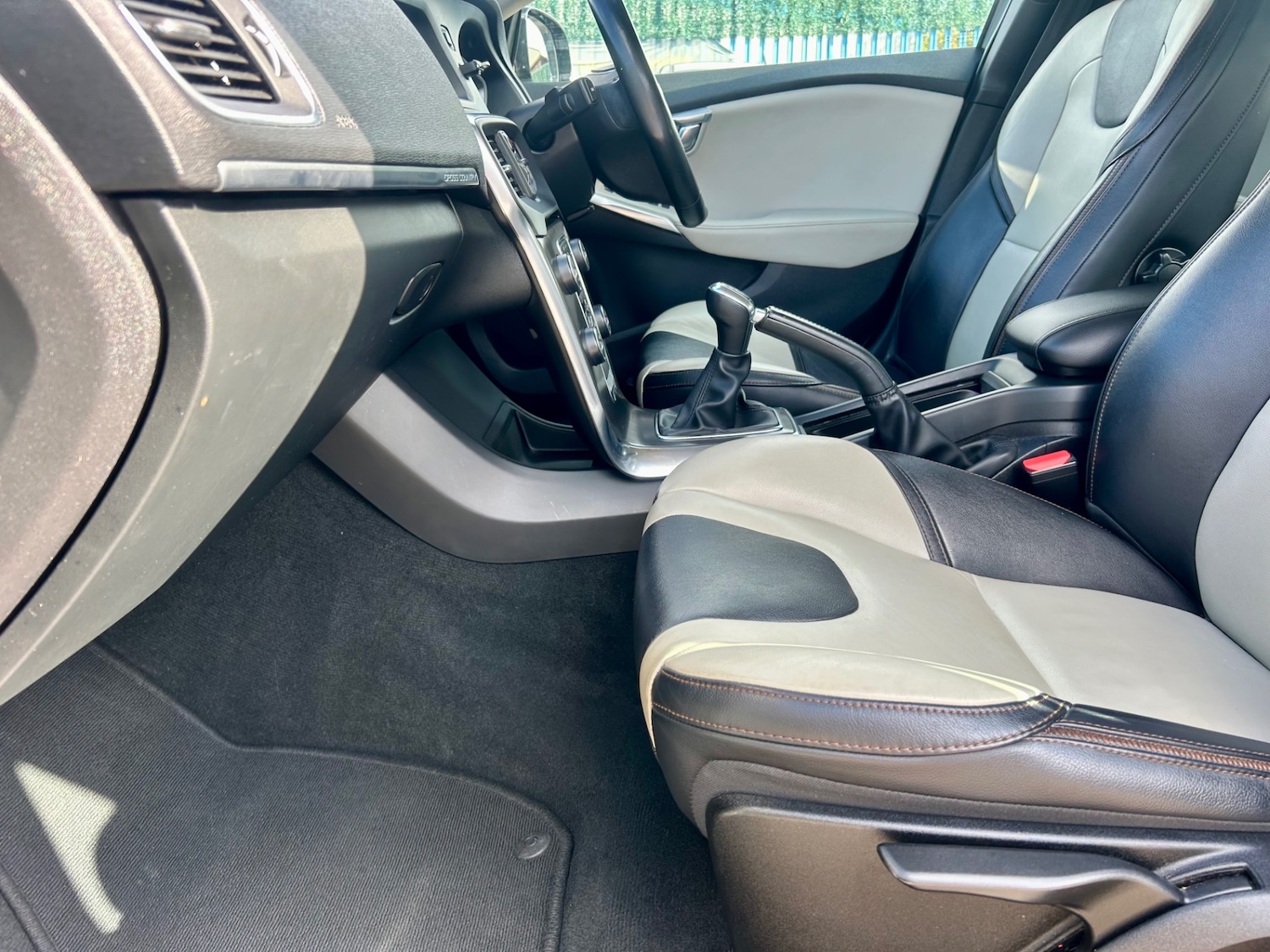 Used Volvo V40 2015 for sale - 76142412: Photo 52