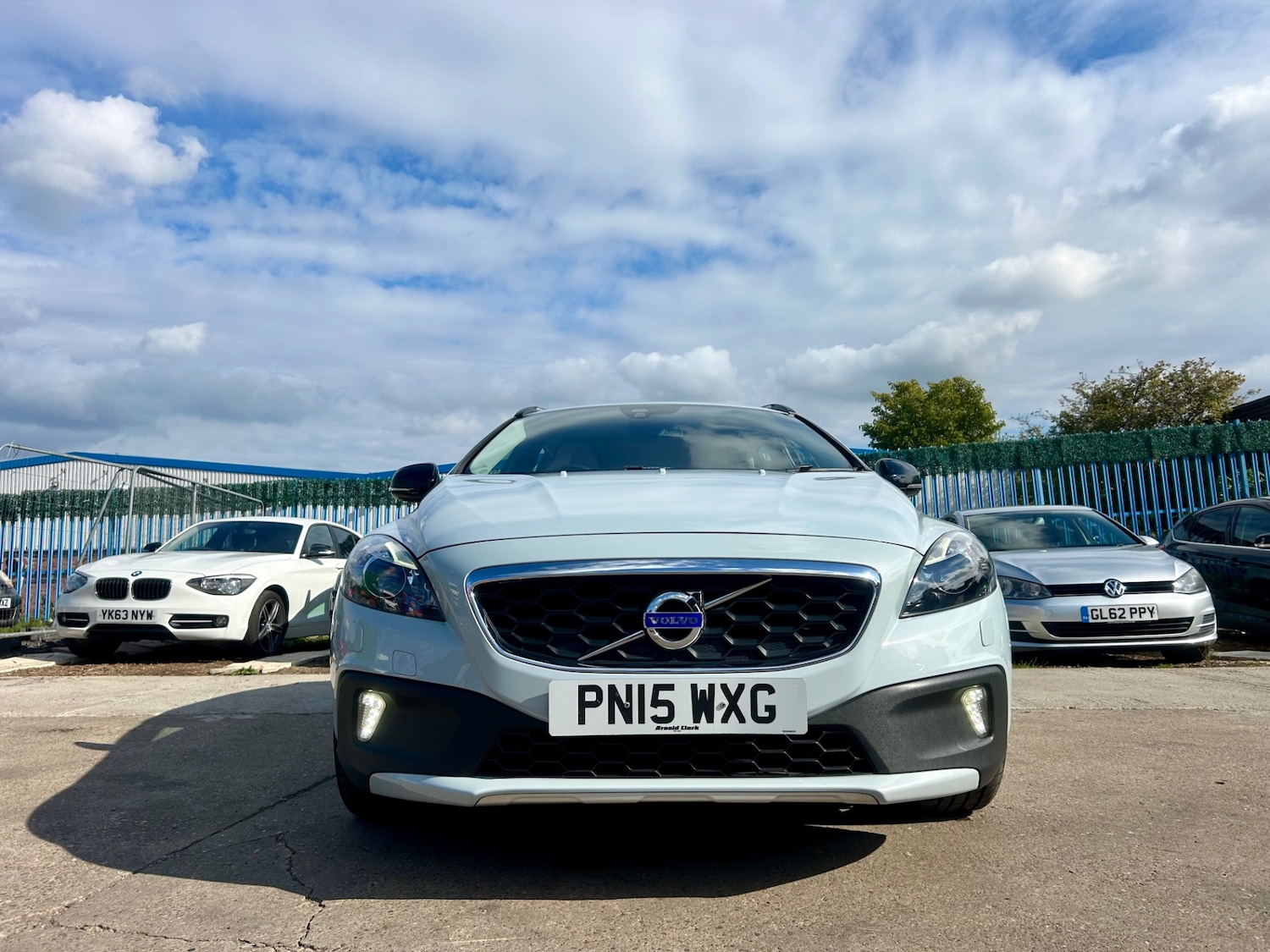 Used Volvo V40 2015 for sale - 76142412: Photo 68