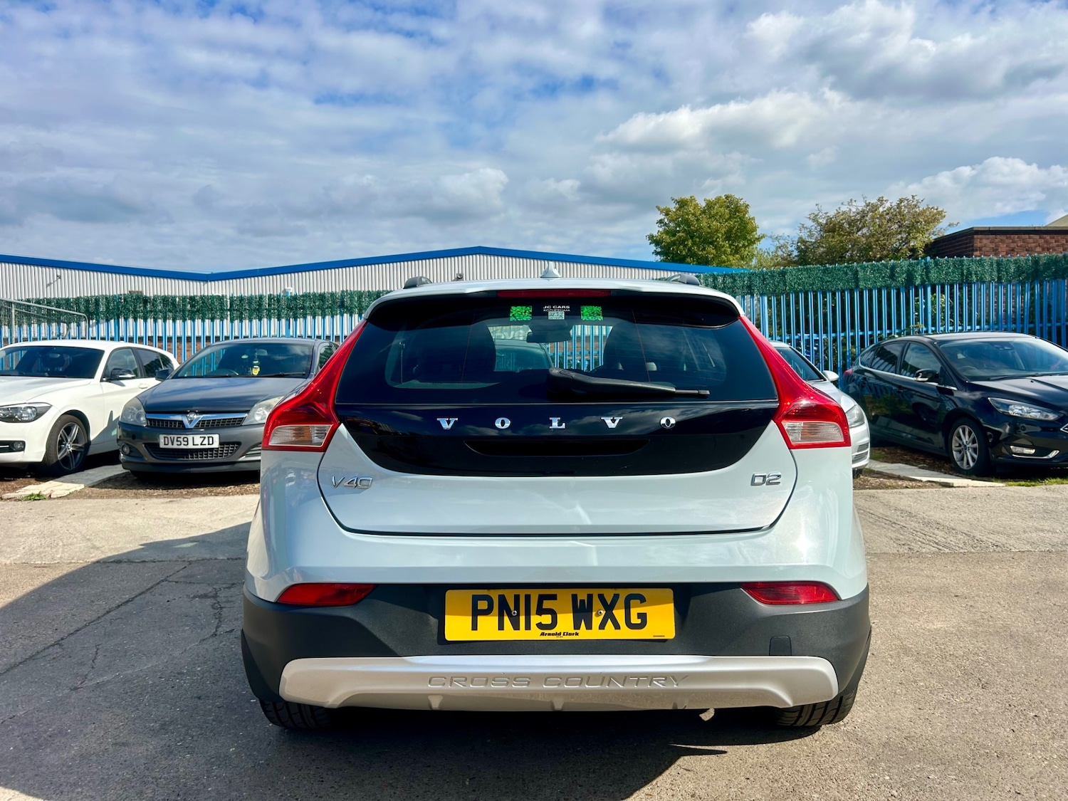 Used Volvo V40 2015 for sale - 76142412: Photo 71