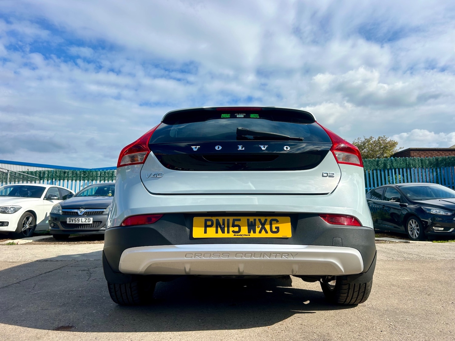 Used Volvo V40 2015 for sale - 76142412: Photo 72