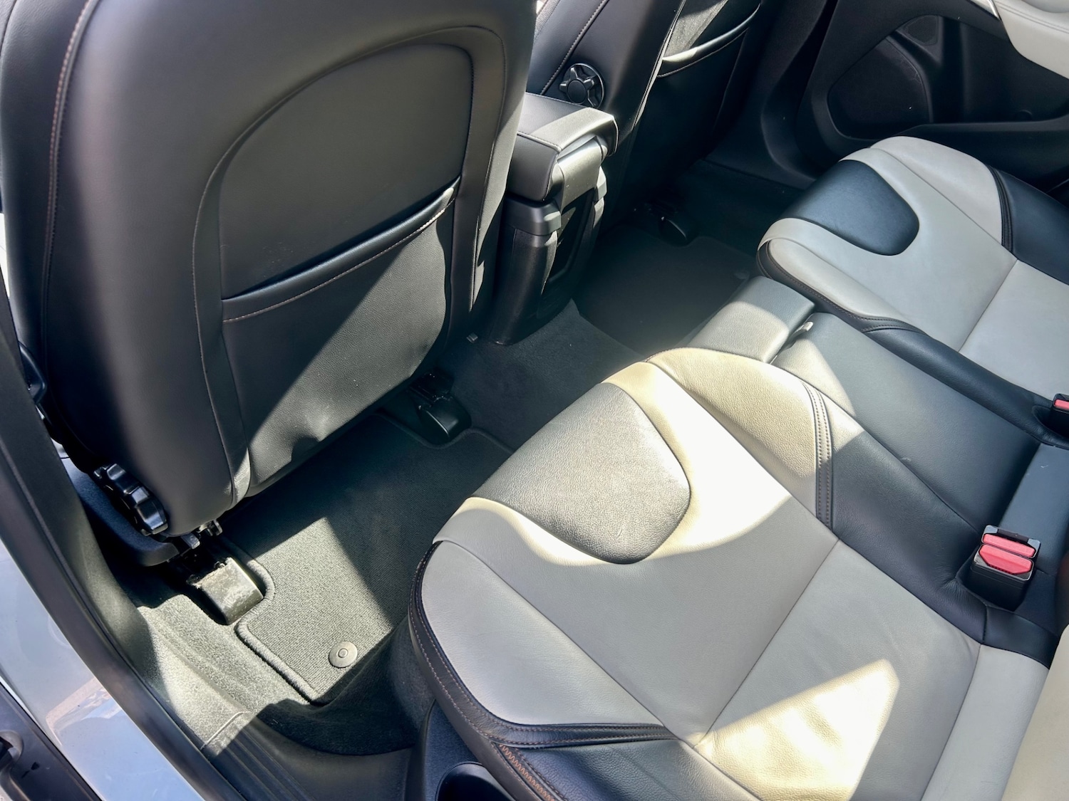 Used Volvo V40 2015 for sale - 76142412: Photo 81