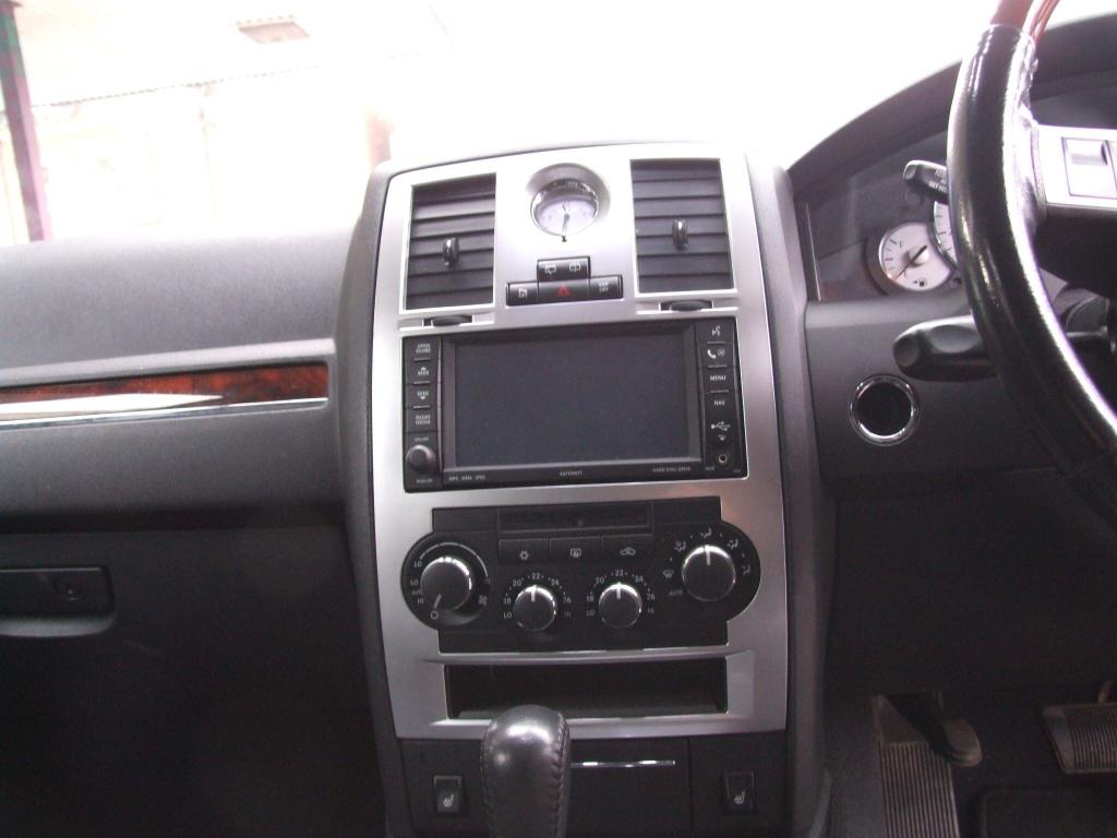 Used Chrysler 300C 2010 for sale - 76412300: Photo 13