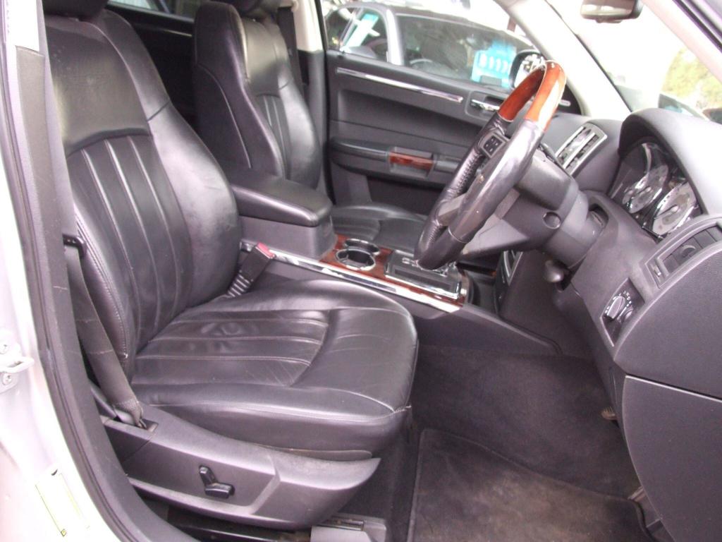 Used Chrysler 300C 2010 for sale - 76412300: Photo 16