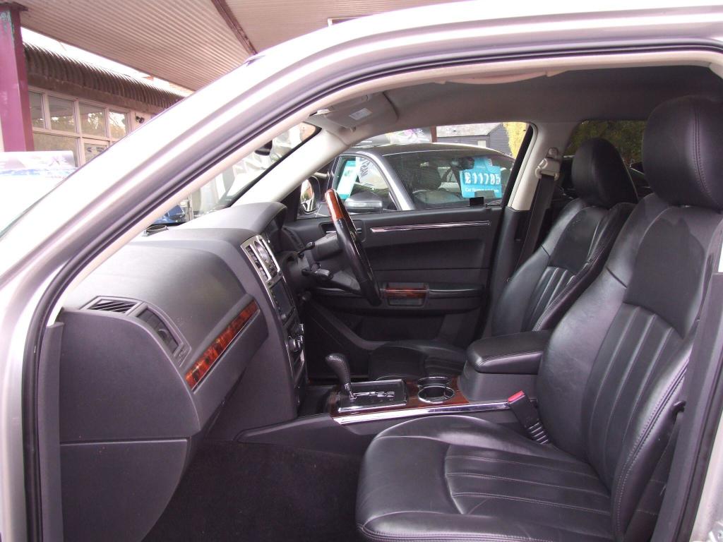 Used Chrysler 300C 2010 for sale - 76412300: Photo 18