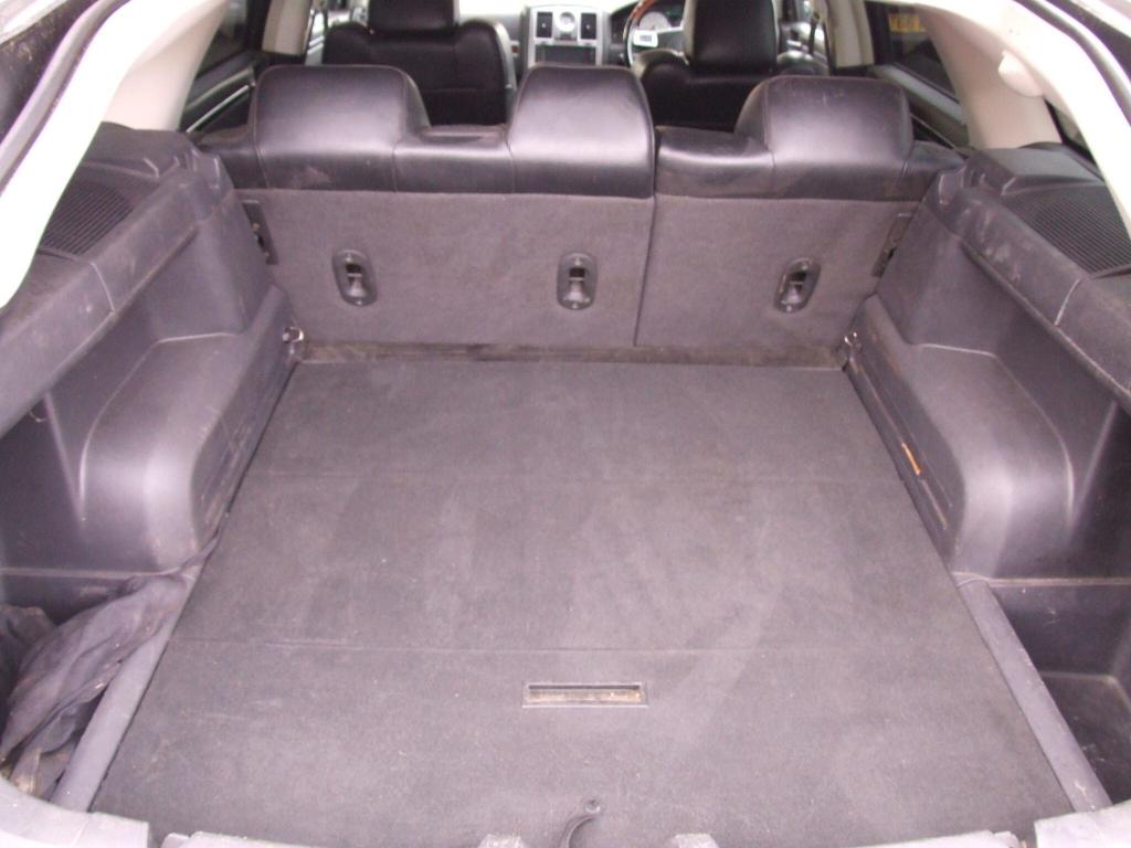 Used Chrysler 300C 2010 for sale - 76412300: Photo 9