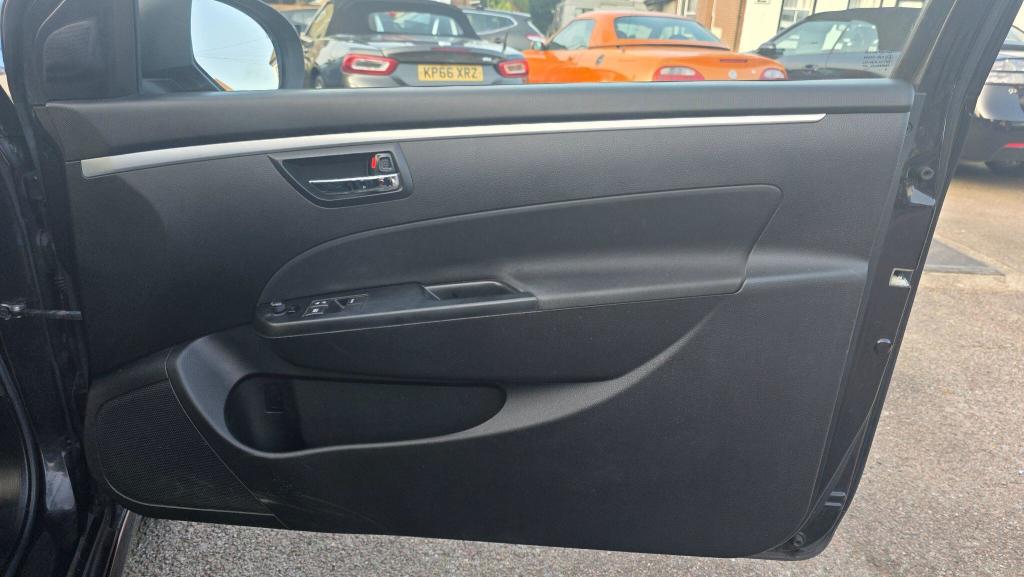 Used Suzuki Swift 2015 for sale - 77533805: Photo 28