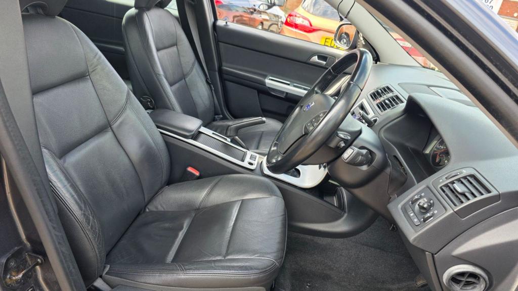 Used Volvo V50 2012 for sale - 77733525: Photo 13