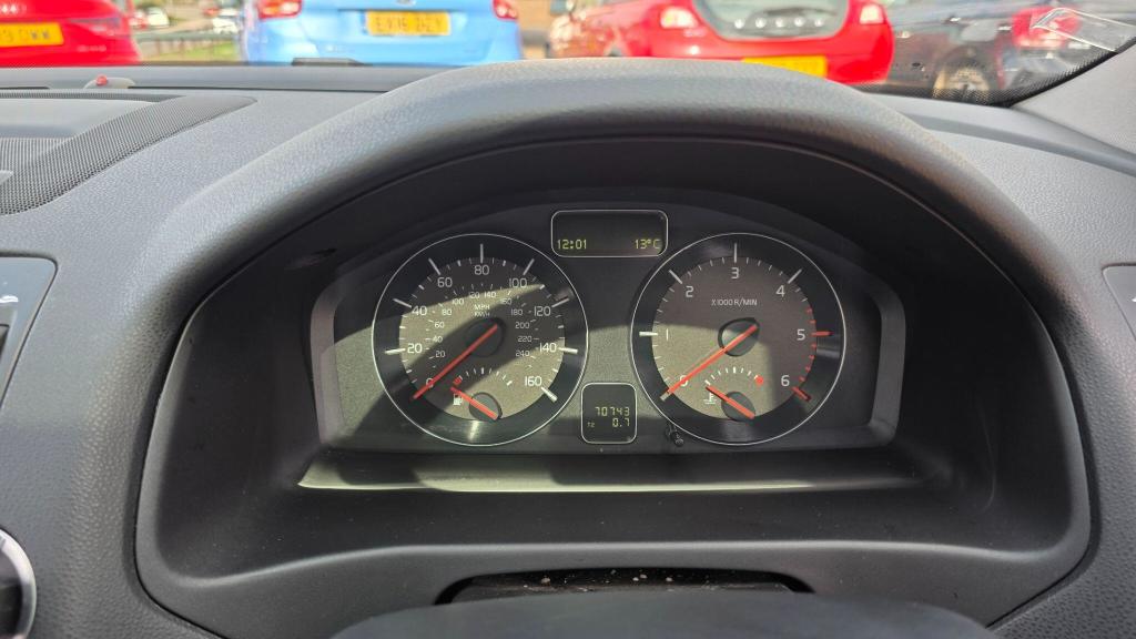 Used Volvo V50 2012 for sale - 77733525: Photo 37