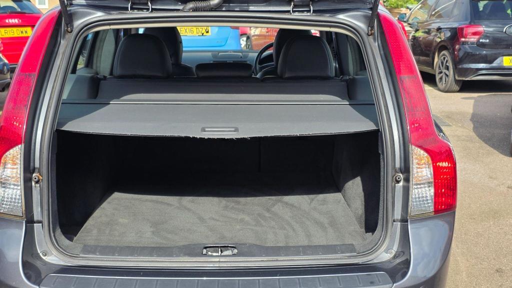 Used Volvo V50 2012 for sale - 77733525: Photo 41