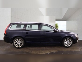 Used Volvo V70 2016 for sale - 78644698: Photo