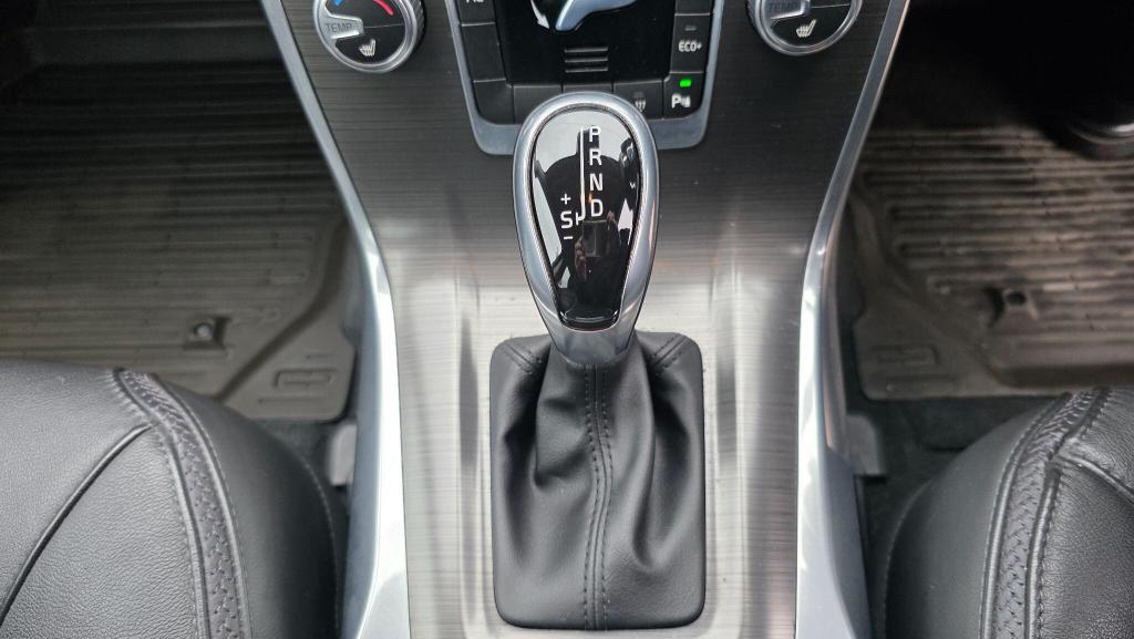 Used Volvo XC70 2015 for sale - 77350366: Photo 12