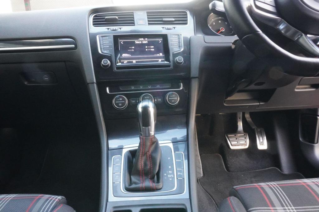 Used Volkswagen Golf 2014 for sale - 76231518: Photo 10