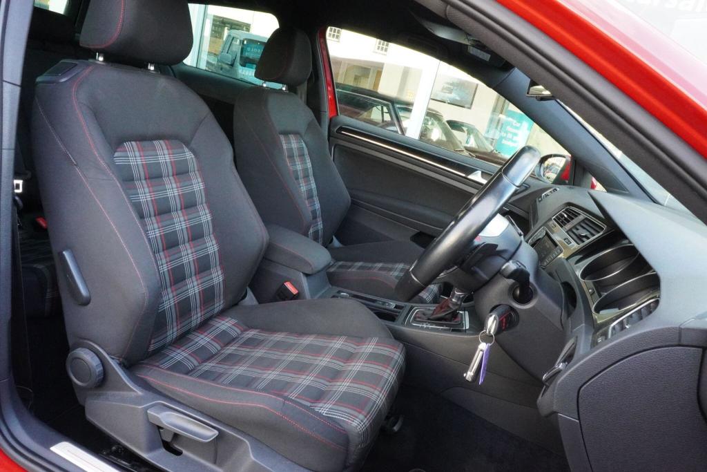 Used Volkswagen Golf 2014 for sale - 76231518: Photo 12