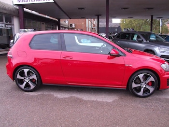 Used Volkswagen Golf 2014 for sale - 76231518: Photo 2