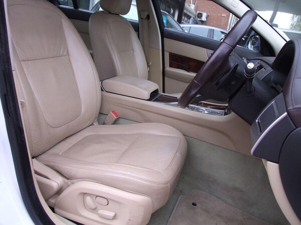 Used Jaguar XF 2010 for sale - 76178267: Photo 28