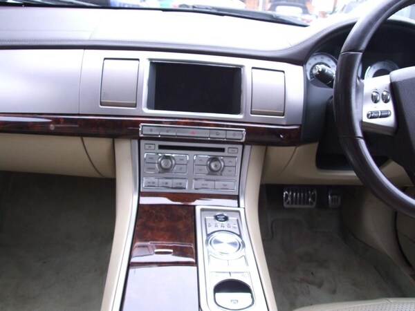 Used Jaguar XF 2010 for sale - 76178267: Photo 32