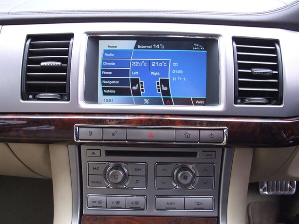 Used Jaguar XF 2010 for sale - 76178267: Photo 37