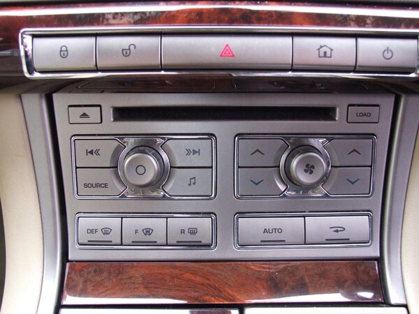 Used Jaguar XF 2010 for sale - 76178267: Photo 46