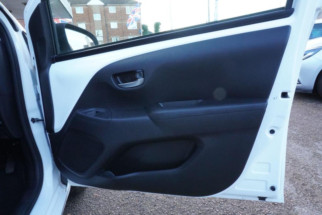 Used Toyota AYGO 2021 for sale - 76035705: Photo 24