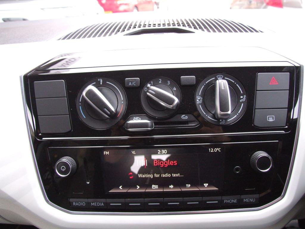 Used Volkswagen up! 2017 for sale - 76209944: Photo 27