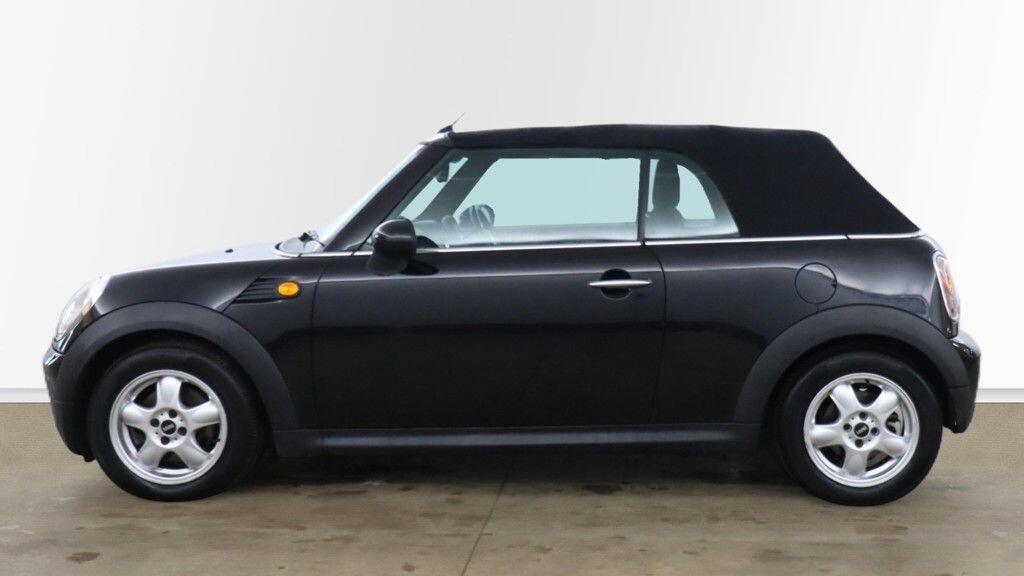 Used MINI Convertible 2009 for sale - 77179859: Photo 6