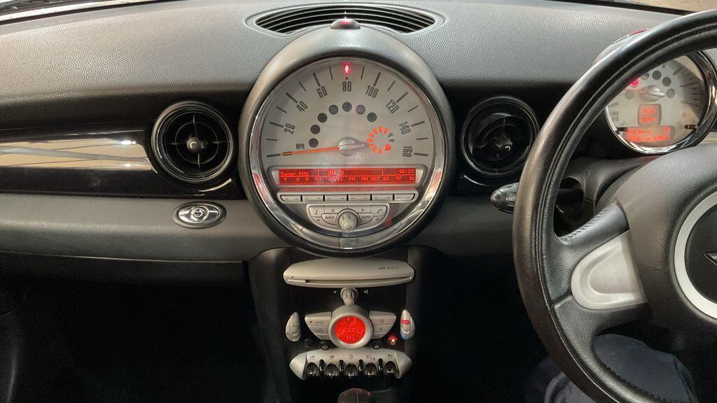 Used MINI Convertible 2009 for sale - 77179859: Photo 8