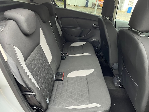 Used Dacia Sandero Stepway 2014 for sale - 75130880: Photo 10