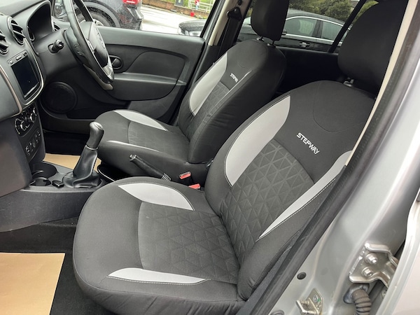 Used Dacia Sandero Stepway 2014 for sale - 75130880: Photo 11