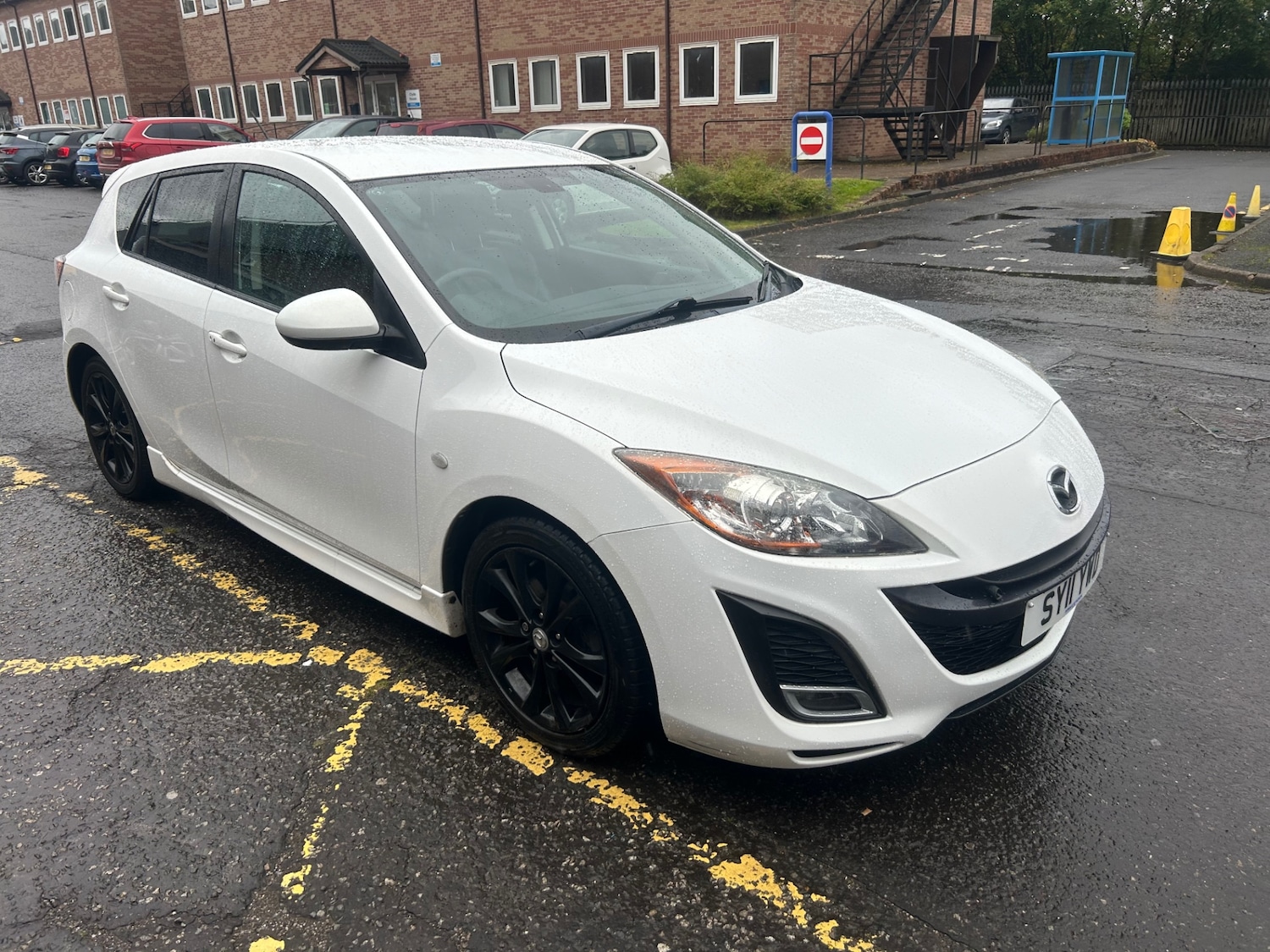 Used Mazda Mazda3 2011 for sale - 76093860: Photo 5