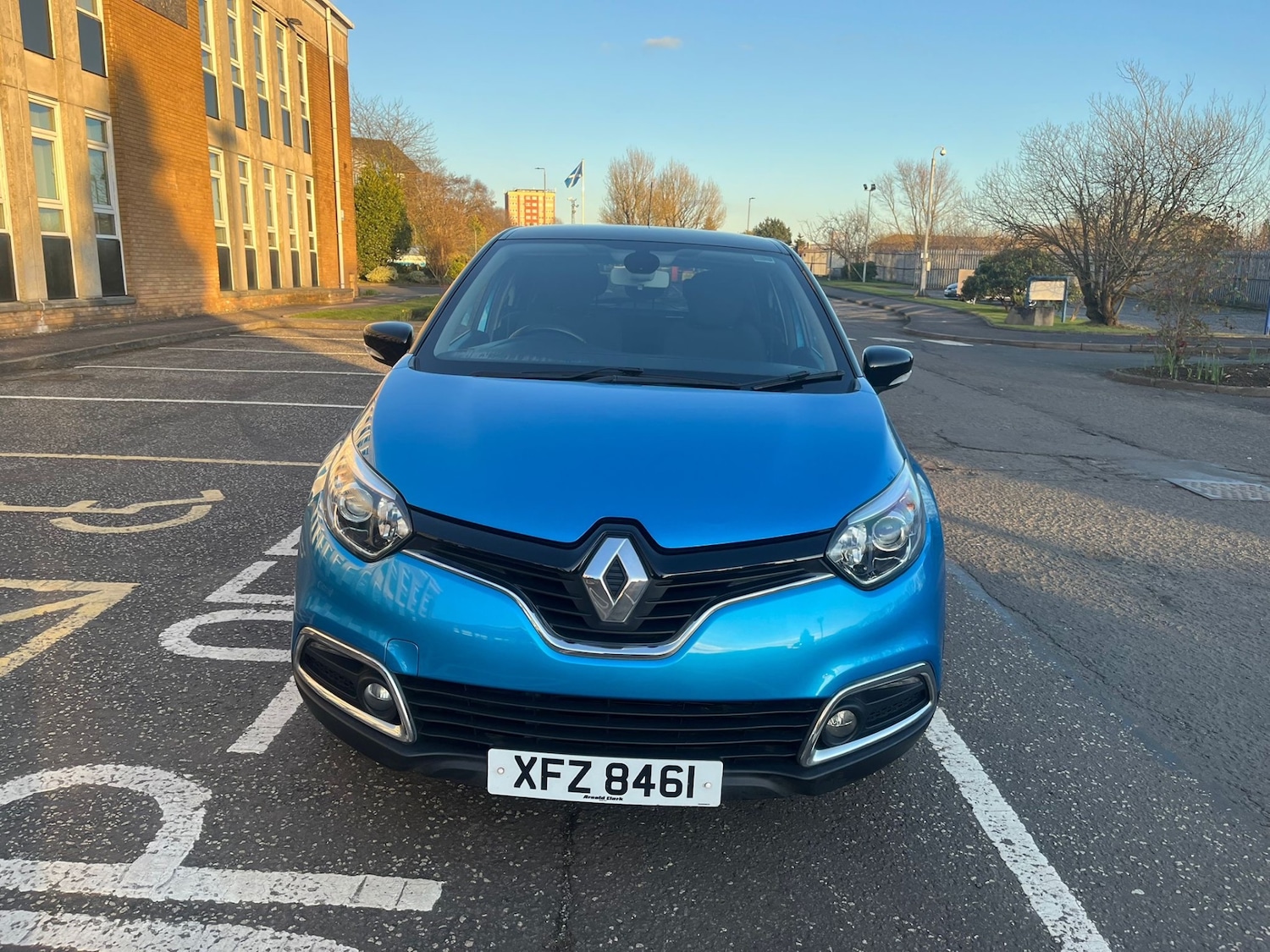 Used Renault Captur 2015 for sale - 77681903: Photo 2
