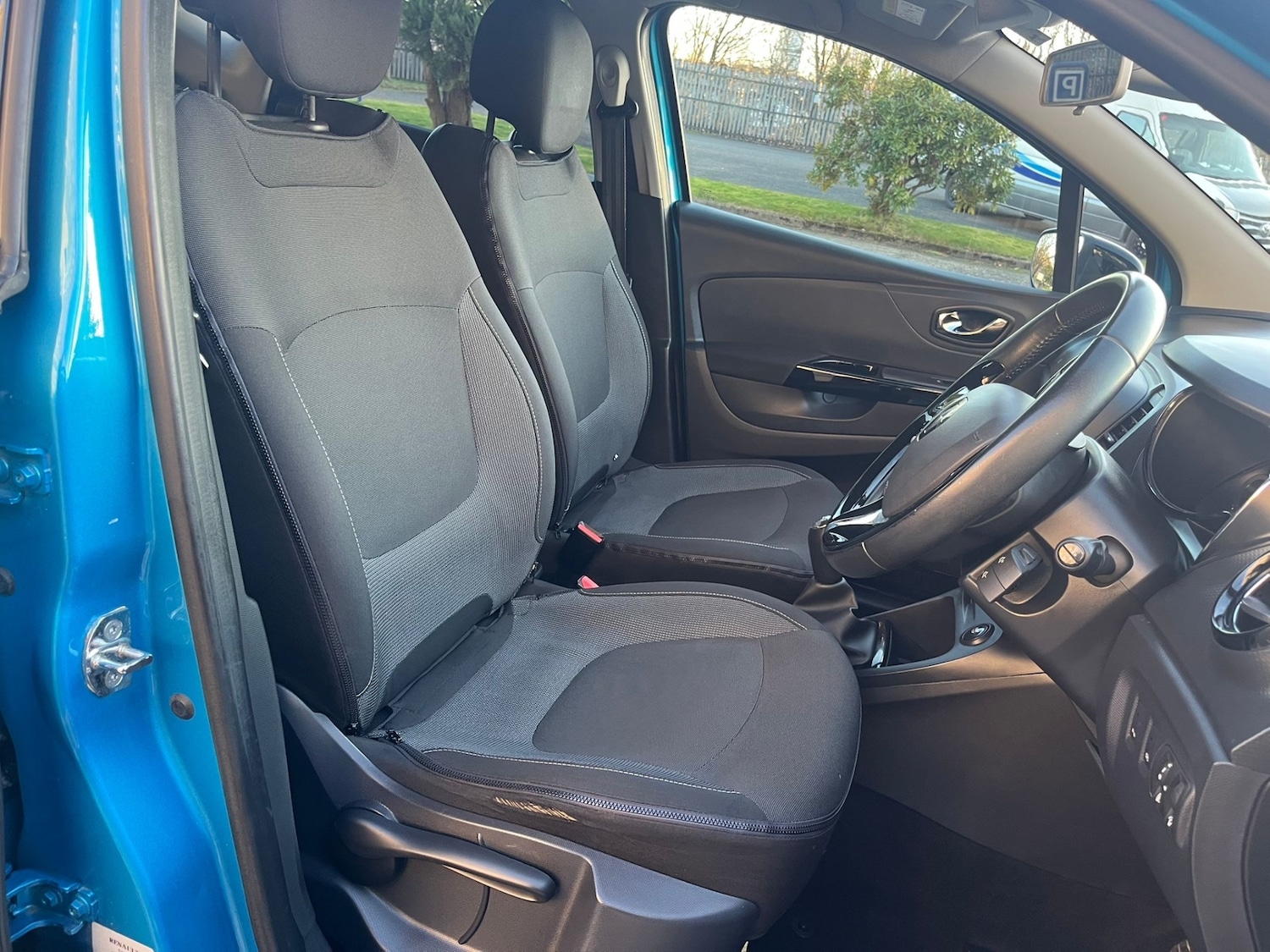 Used Renault Captur 2015 for sale - 77681903: Photo 9